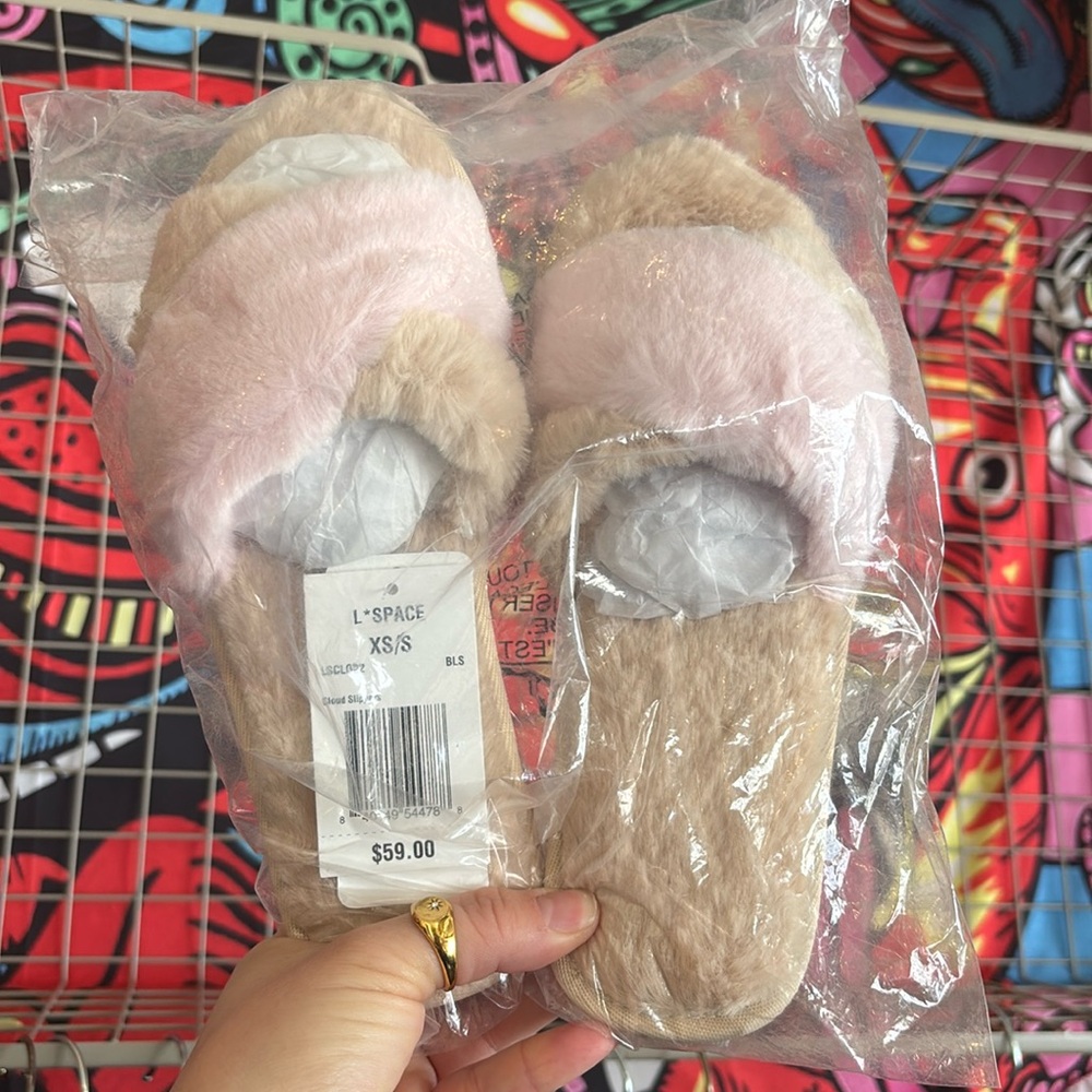 NWT! L* Space Cloud Slipper in Ballet Pink & Cream